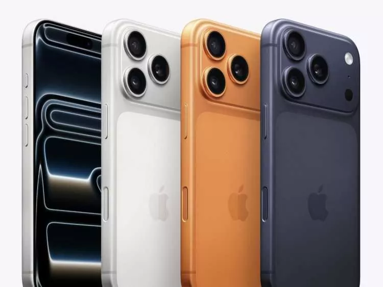 Deretan unit iPhone 17 Pro dalam berbagai pilihan warna yang menunjukkan desain kamera terbaru.