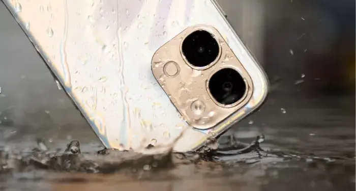 Detail bodi samping dan modul kamera Vivo Y31d yang kokoh, mengemas baterai besar 7.200 mAh dalam desain yang tetap ramping.