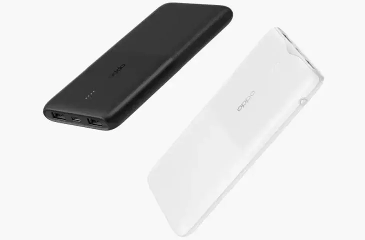 Dua unit Powerbank Terbaik 10.000 mAh warna hitam dan putih dengan desain tipis dan logo OPPO di bagian bodi.