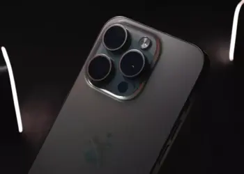 Komponen sensor kamera CMOS 200MP buatan Samsung yang dikabarkan sedang dalam tahap evaluasi material oleh tim teknis Apple.