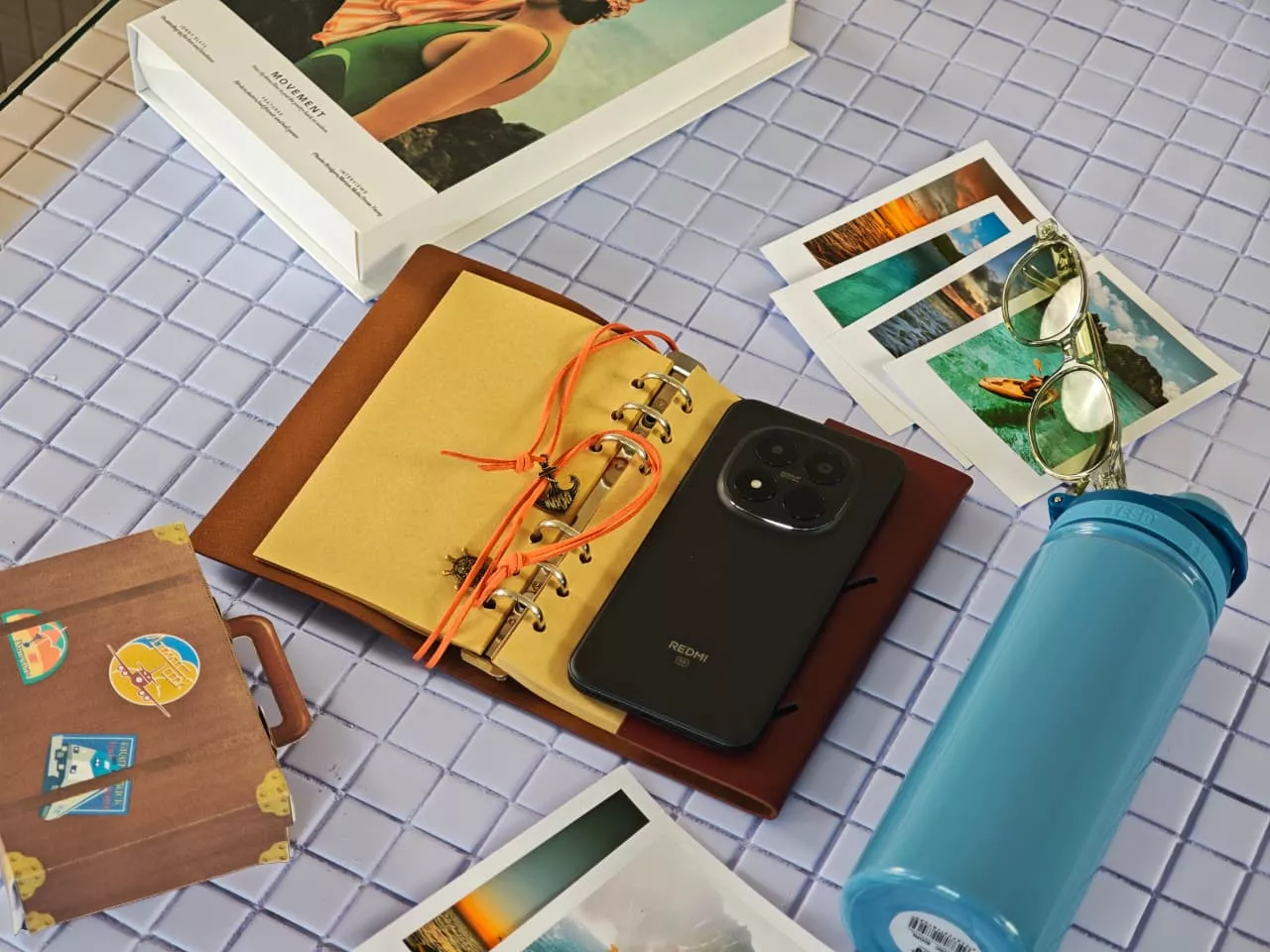 Jajaran produk REDMI Note 15 Series dalam berbagai pilihan warna seperti hitam dan lavender.