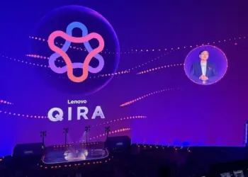 Suasana panggung Inovasi Lenovo CES 2026 saat peluncuran Lenovo Qira, sebuah Super Agent AI Personal revolusioner yang terintegrasi di berbagai perangkat.