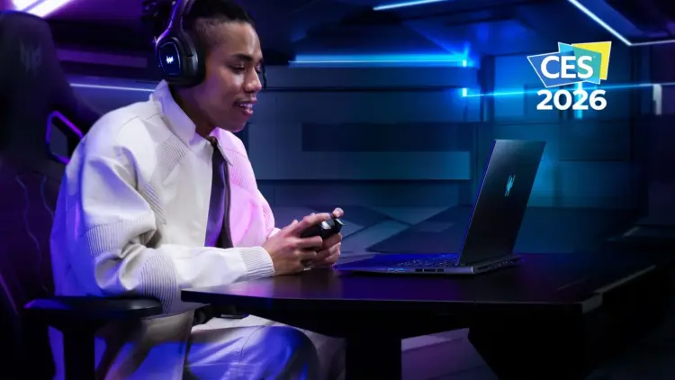 Seseorang sedang bermain game menggunakan laptop gaming Acer terbaru ditenagai Intel Core Ultra Seri 3 di ajang CES 2026.
