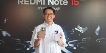 Detail modul kamera belakang ganda pada bodi REDMI Note 15 Series.