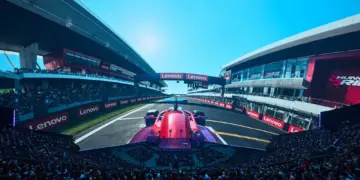 Suasana tribun penonton sirkuit balap yang didukung Teknologi Pendingin Lenovo untuk sistem siaran F1 global.