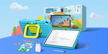 Tablet edukasi Samsung Galaxy Tab A11 Kids Pack berwarna biru dengan fitur AI Solve Math untuk belajar matematika anak.
