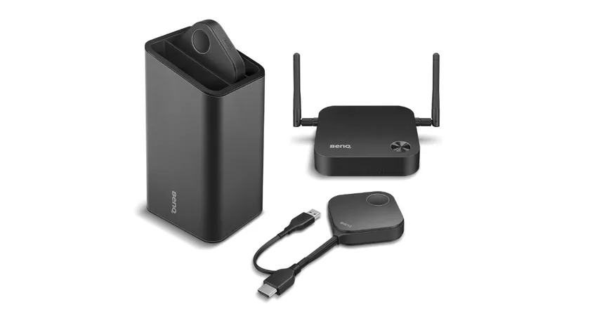 Set lengkap perangkat BenQ InstaShow sebagai solusi pemancar HDMI nirkabel untuk presentasi kantor.