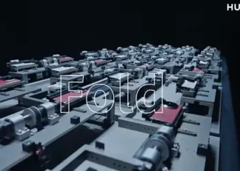 Jajaran smartphone lipat HUAWEI Mate X7 dalam varian warna biru, perak, ungu, dan hitam.