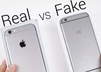 Perbandingan langsung iPhone asli vs palsu dengan tulisan Real vs Fake untuk panduan perbedaan iPhone ori dan KW.