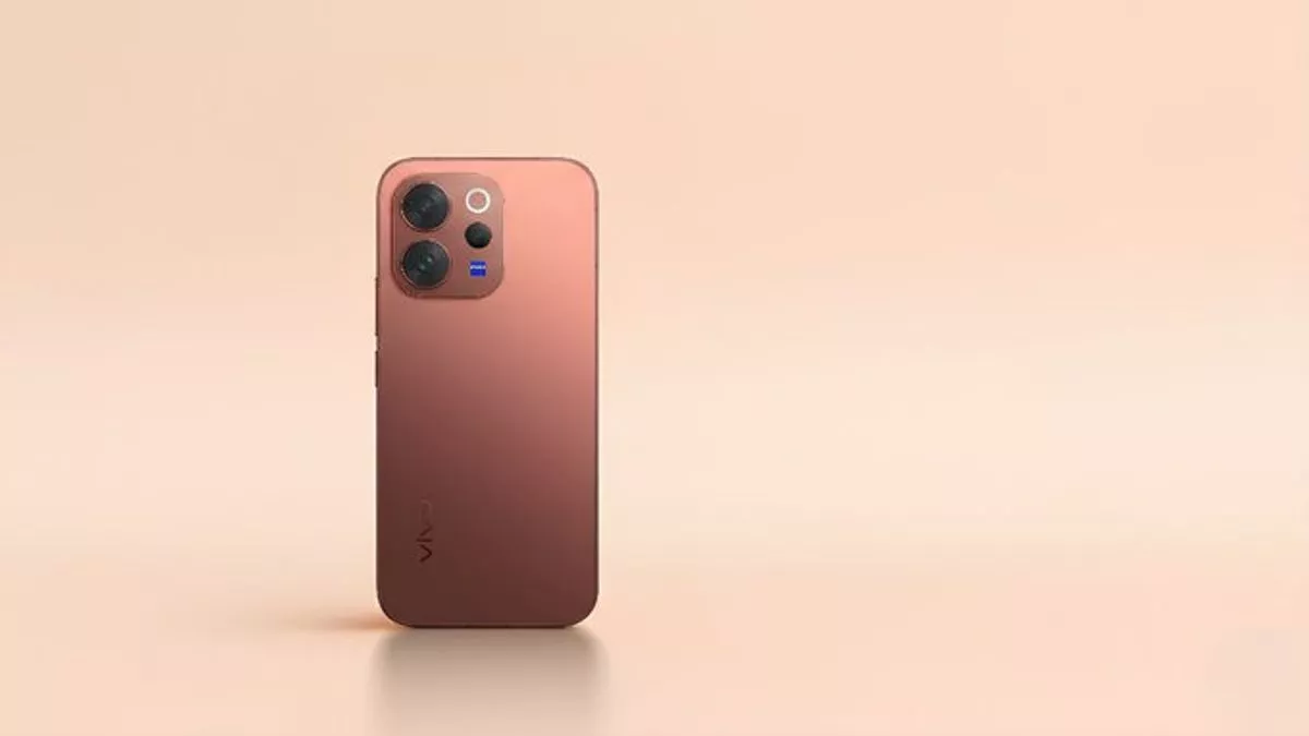 Tampilan minimalis bagian belakang smartphone Vivo V70 dengan modul kamera melingkar.