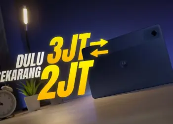 Moto Pad 60 Neo warna Malibu Blue dengan Moto Pen, tablet 2 jutaan terbaik yang sudah mendukung Android 15.