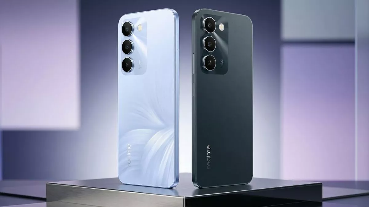 Varian warna Realme C100 5G dalam balutan warna biru muda dengan tekstur garis cahaya dan warna hitam pekat.