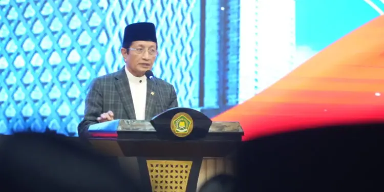 Suasana konferensi pers Sidang Isbat Idul Fitri 2026 di podium resmi Kementerian Agama.