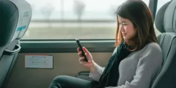 Indikator jaringan 5G aktif di status bar smartphone Android untuk kelancaran koneksi saat Mudik.