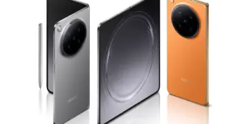 Perbandingan layar utama Oppo Find N6 yang nyaris tanpa lipatan saat terbuka penuh, didampingi stylus dan pilihan warna oranye serta abu-abu.