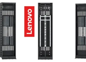 Rak server pusat data Lenovo yang kokoh, menampilkan solusi infrastruktur terintegrasi untuk mendukung teknologi Lenovo Hybrid AI Advantage bagi bisnis masa depan.