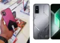 Tampilan desain bodi smartphone Infinix GT 50 Pro vs GT 30 Pro saat dipegang dan dipajang di toko.