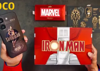 Tampilan lengkap konten unboxing POCO X8 Pro Iron Man Edition, termasuk unit ponsel dan kotak edisi kolektor yang unik.