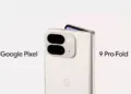Tampak belakang Google Pixel 9 Pro Fold warna Porcelain (putih) dengan modul kamera kotak yang elegan dan teks promosi resmi.
