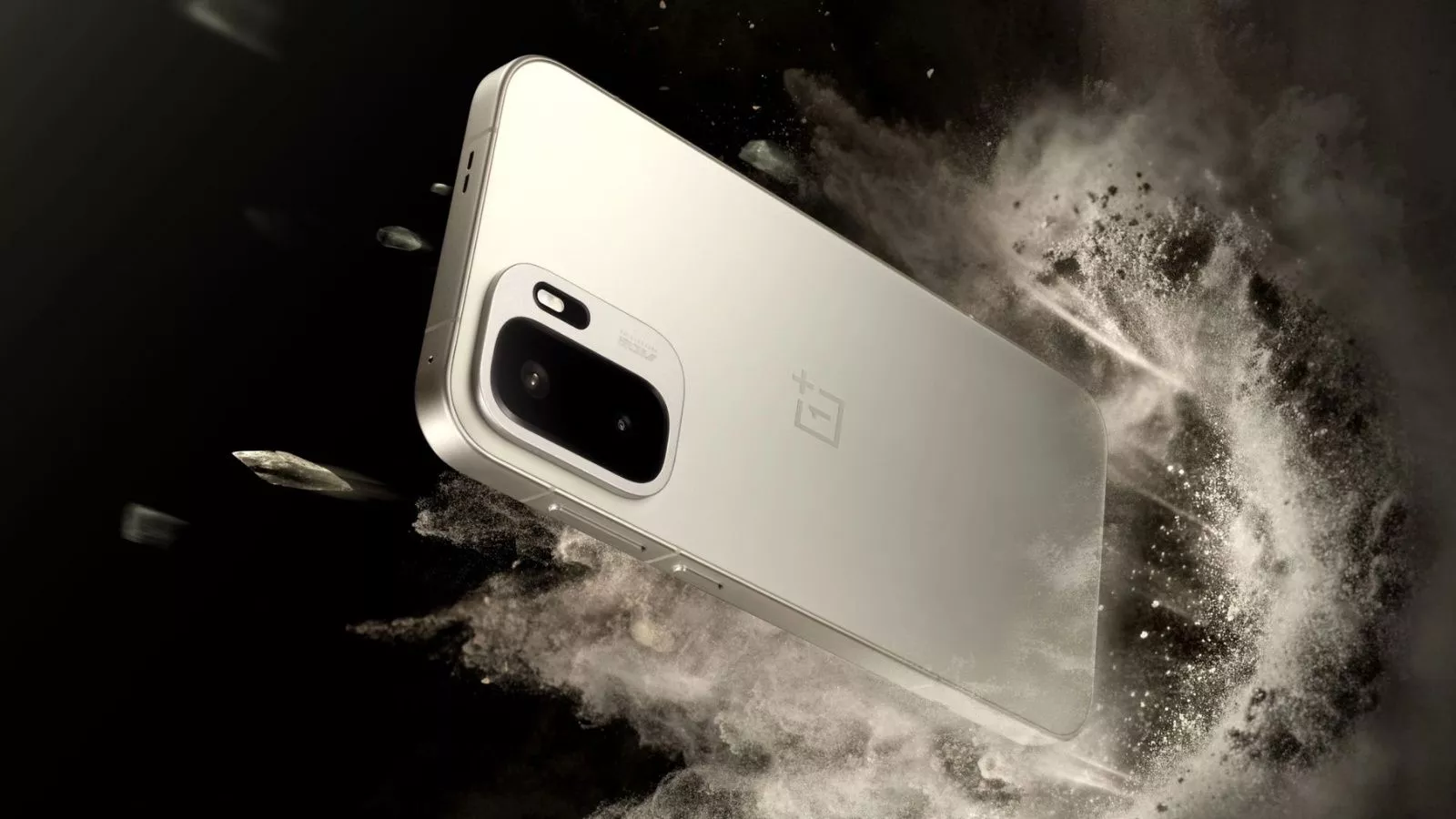 OnePlus Ace 6 Ultra hitam dengan logo bodi bercahaya ungu mengambang di antara serpihan kristal ungu dan hitam.