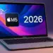 Render MacBook Air dengan logo chip Apple M5 dan tulisan tahun 2026 di layar.