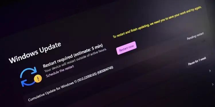 Tampilan antarmuka Windows Update pada Windows 11 yang menunjukkan pesan Restart Required untuk Cumulative Update KB5004745.