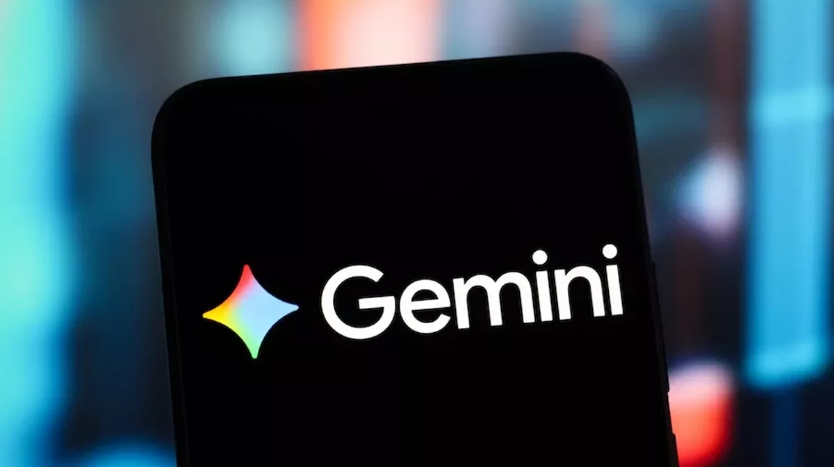 Logo aplikasi Gemini pada layar smartphone, simbol utama Teknologi AI Gemini milik Google.