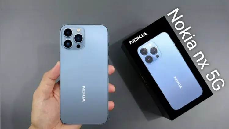 Seseorang memegang smartphone Nokia NX 5G berwarna biru muda beserta kotak kemasan yang menampilkan gambar produk.