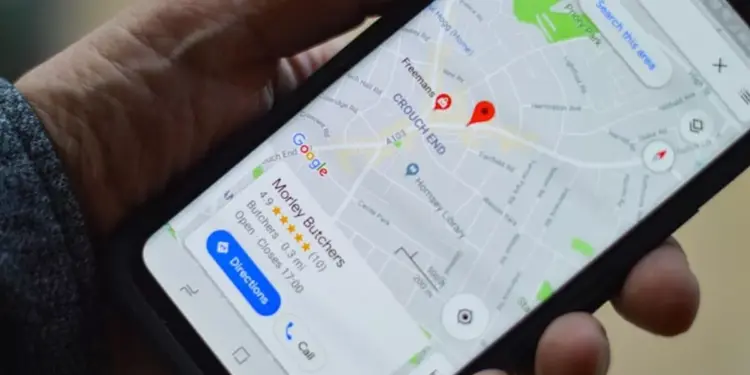 Detail informasi bisnis seperti nama toko, rating, dan alamat di aplikasi Google Maps.