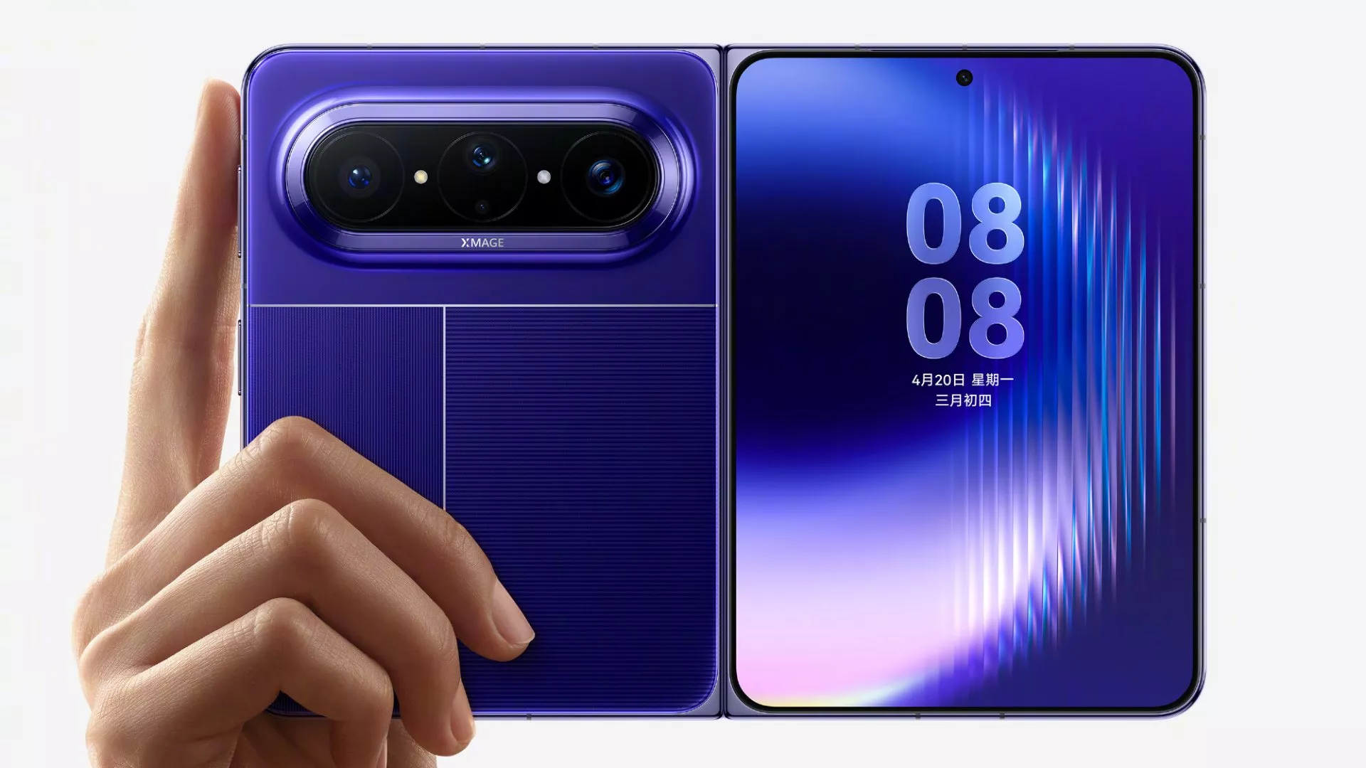 Sisi belakang Huawei Pura X Max warna ungu dengan modul kamera XMAGE besar dan layar luar menyala.