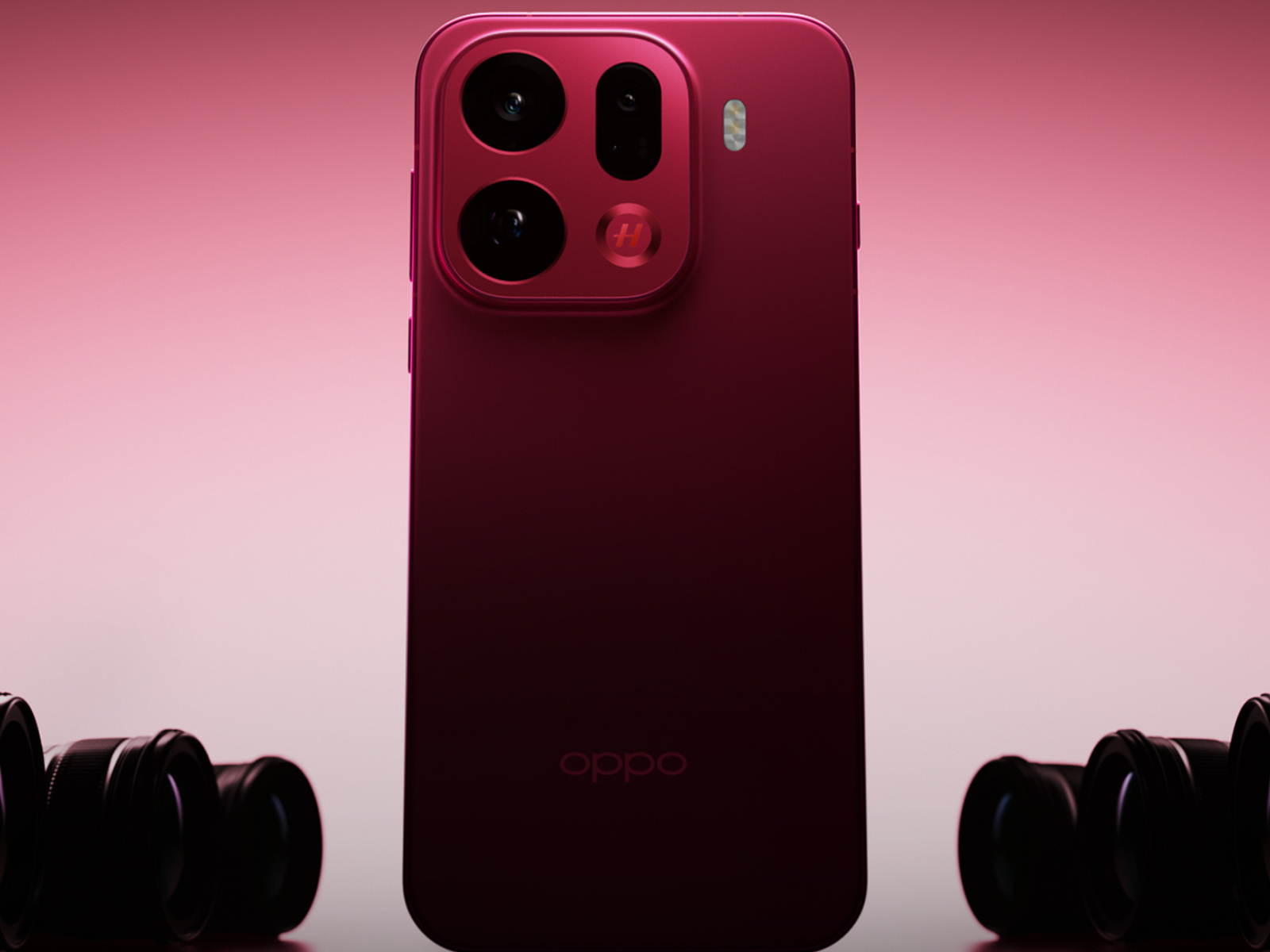 OPPO Find X9s Pro varian warna Deep Red yang elegan dikelilingi oleh lensa kamera profesional.