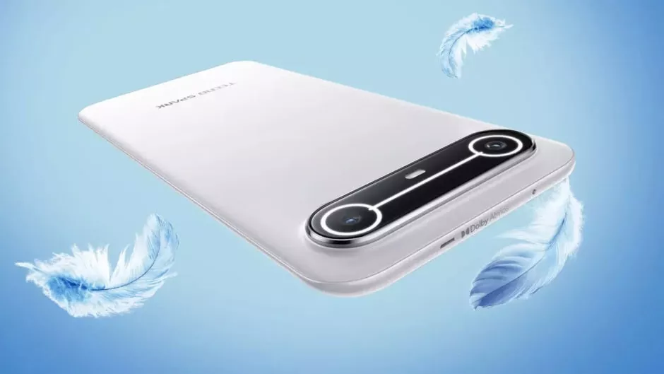 Close-up detail modul kamera belakang Tecno Camon Slim berwarna putih dengan dua lensa besar dan logo Dolby Atmos.