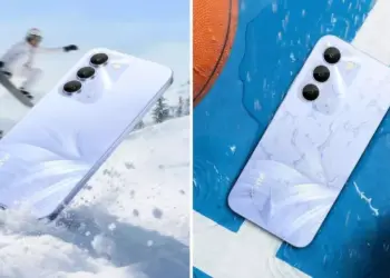 Uji ketahanan realme C100 4G terhadap air dan suhu ekstrem di lingkungan bersalju.