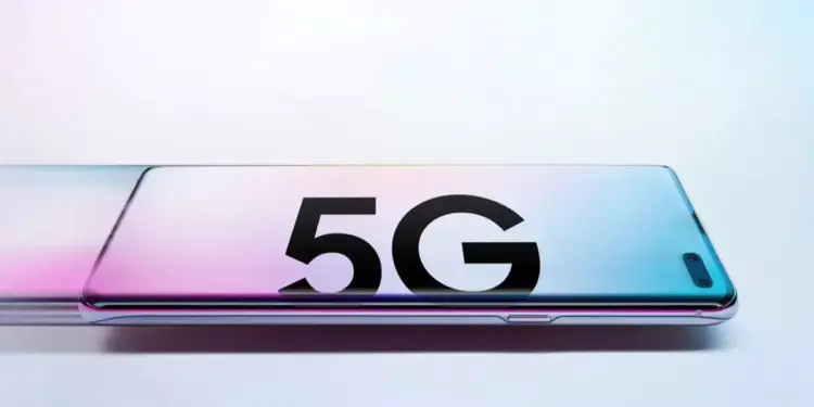 Ilustrasi layar ponsel 5G RAM 12GB harga 3 jutaan dengan koneksi internet cepat.