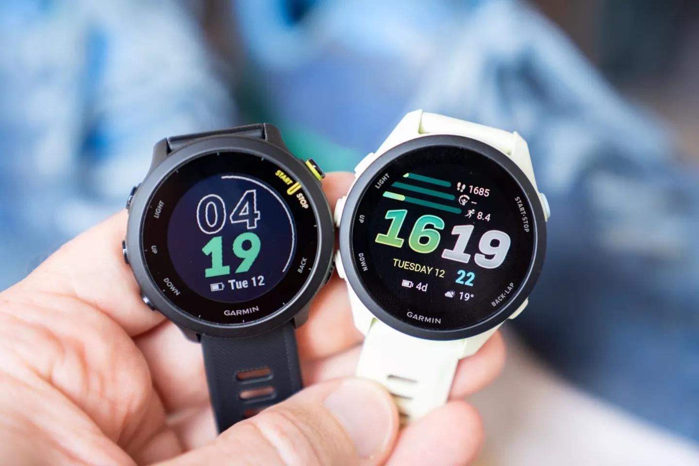 Garmin Forerunner 165 hadir dengan pilihan warna stylish dan teknologi layar AMOLED yang sangat jernih.