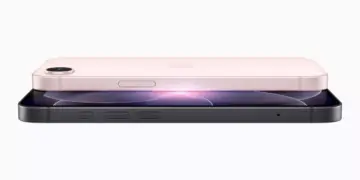 iPhone 17e hadir dengan profil desain yang lebih ramping dan elegan, tersedia dalam berbagai pilihan warna menarik.