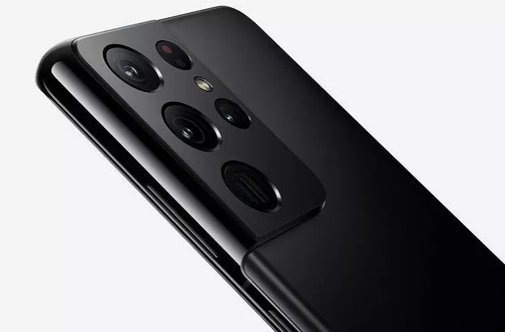 Desain modul kamera canggih pada jajaran HP kelas premium yang mendukung perekaman video beresolusi 4K.