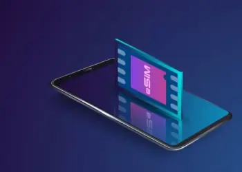 Teknologi eSIM mempermudah gamer beralih jaringan internet tanpa perlu repot mengganti kartu fisik saat bermain game.