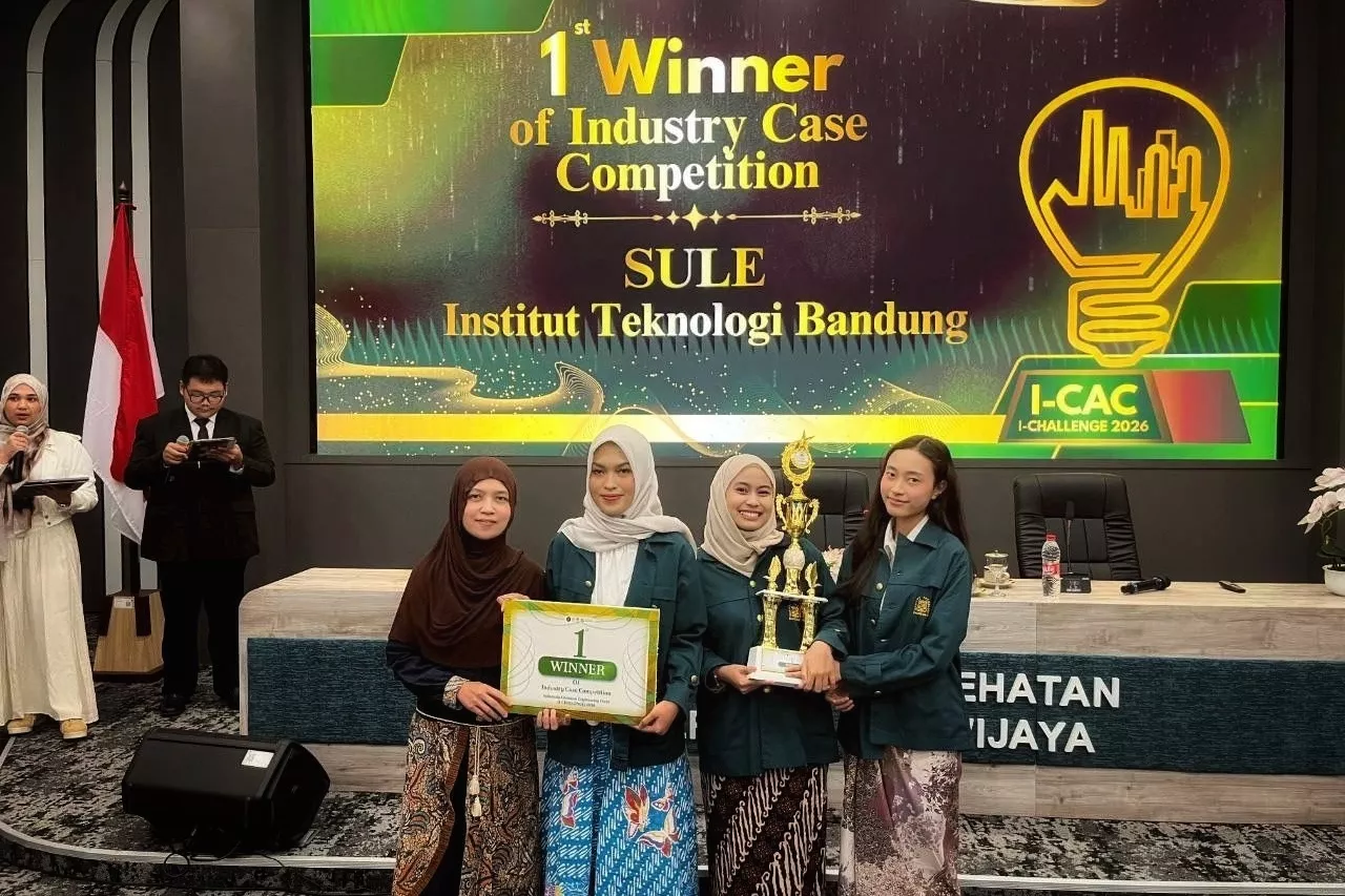 Tim SULE sebagai perwakilan mahasiswa ITB sukses menyabet gelar 1st Winner of Industry Case Competition.
