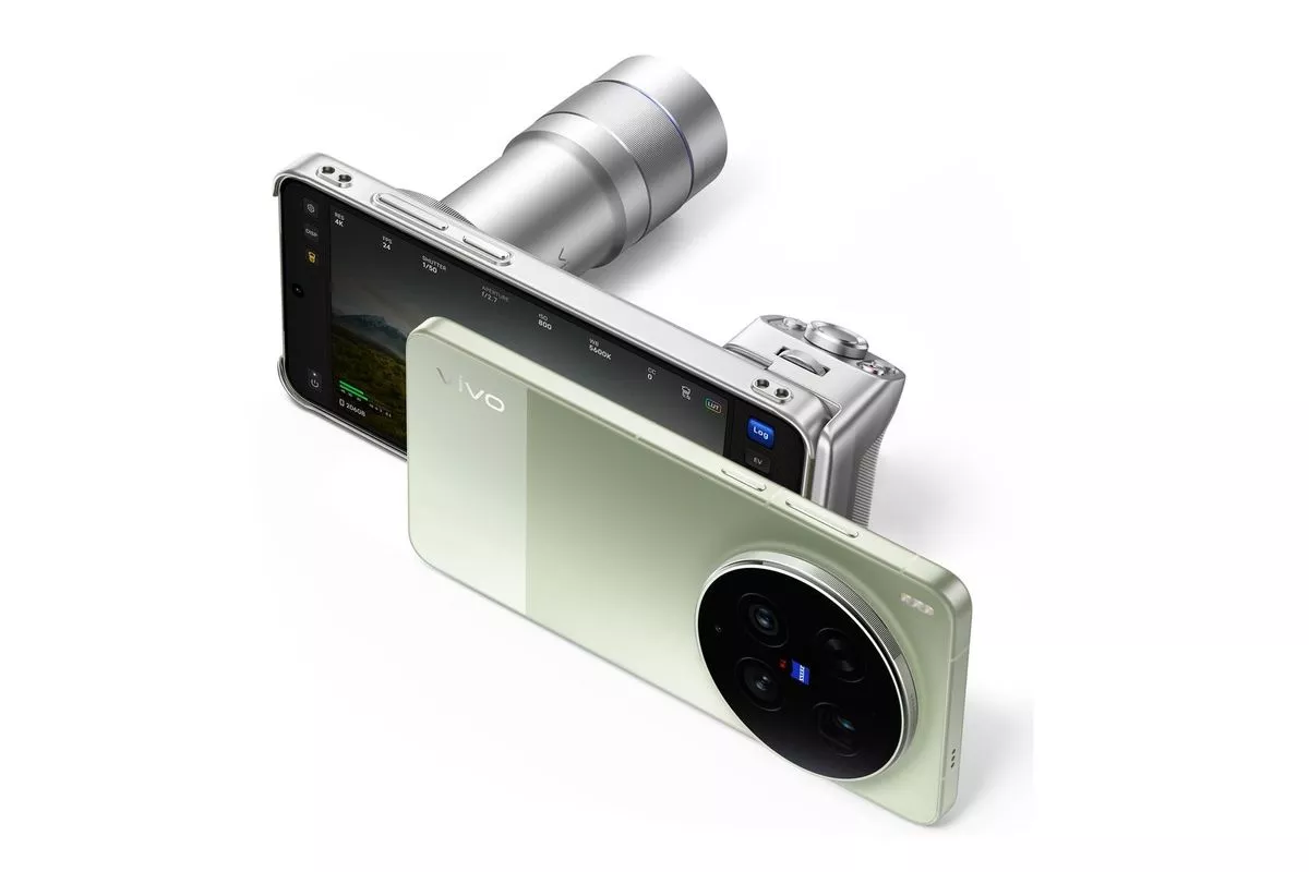 Inovasi sistem kamera modular pada smartphone modern dengan tambahan lensa eksternal untuk hasil video 4K yang sinematik.