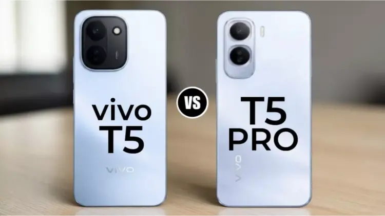 Perbandingan desain kamera belakang vivo T5 dan vivo T5 Pro dalam varian warna biru muda.