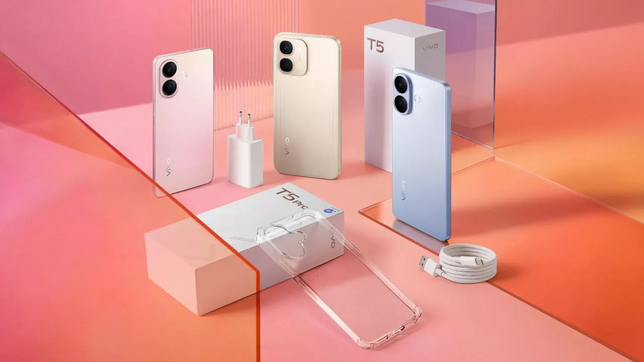 Paket penjualan vivo T5 series lengkap dengan charger, kabel data, dan jelly case transparan.