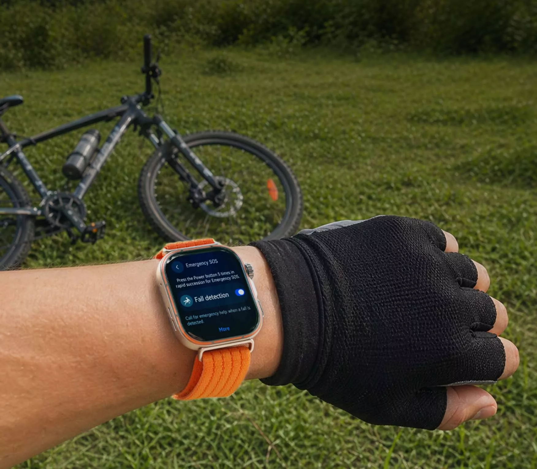 Keamanan pengguna menjadi prioritas dengan hadirnya fitur Fall Detection dan Emergency SOS di Huawei Watch Fit 5 Series.