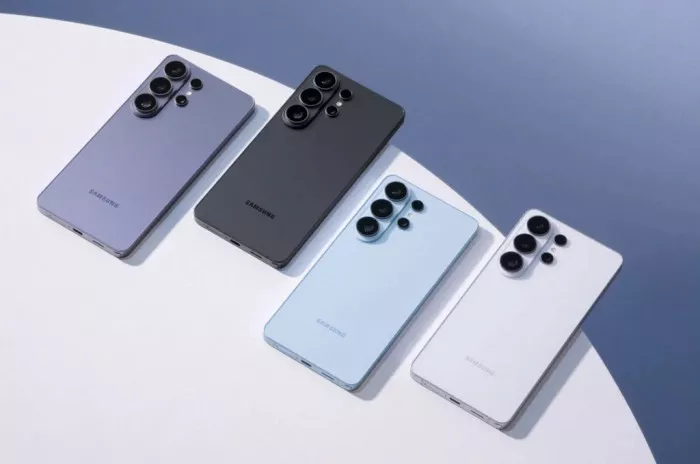 Empat pilihan varian warna resmi Galaxy S26 Ultra yang dirilis untuk pasar global.