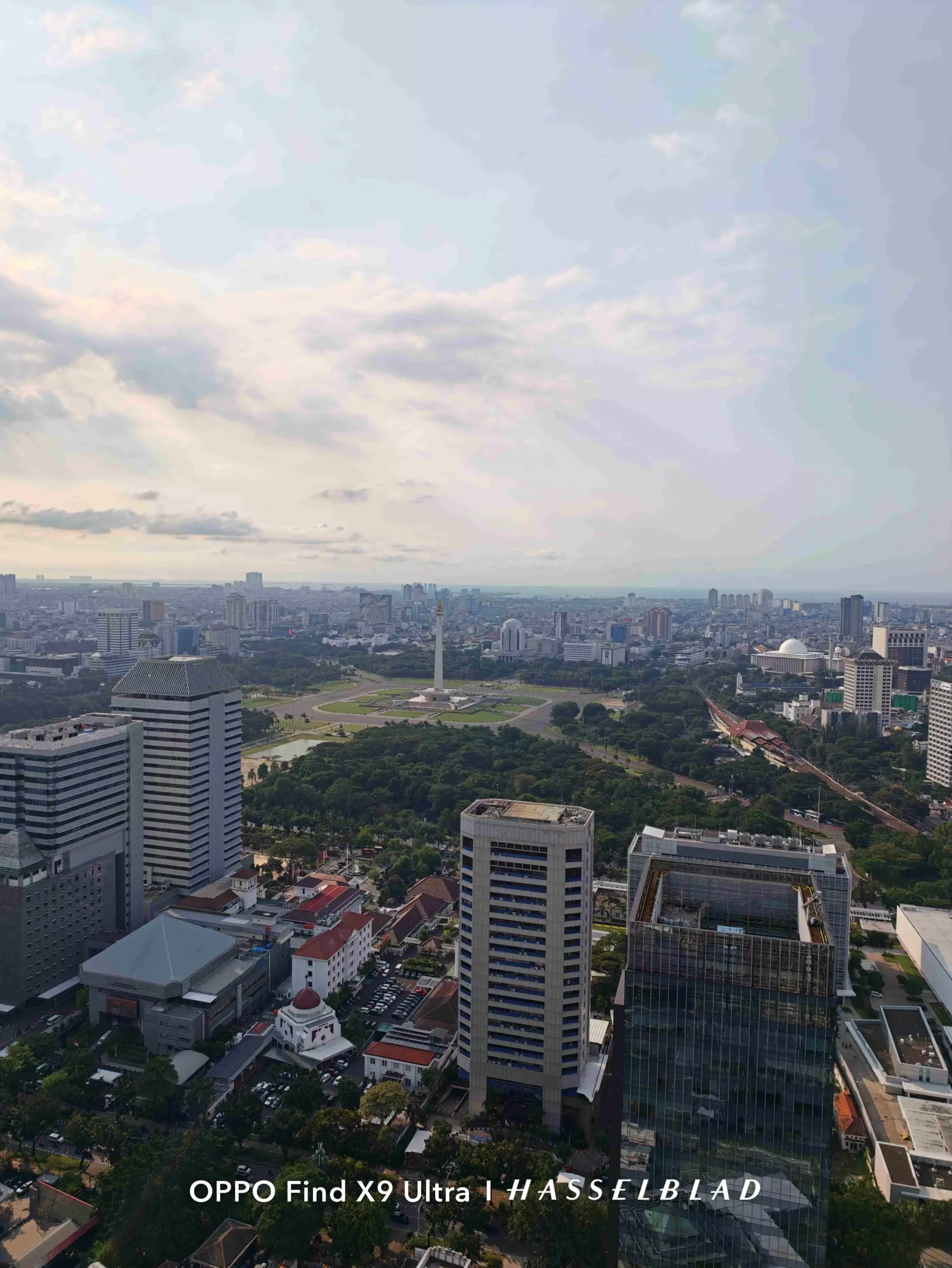 Ketajaman lanskap Jakarta hasil tangkapan kamera OPPO Find X9 Ultra, tandingan kuat untuk kualitas kamera flagship masa kini.