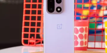 OnePlus 16 dikabarkan akan mengusung sensor kamera utama hingga 200MP untuk kualitas fotografi kelas profesional.