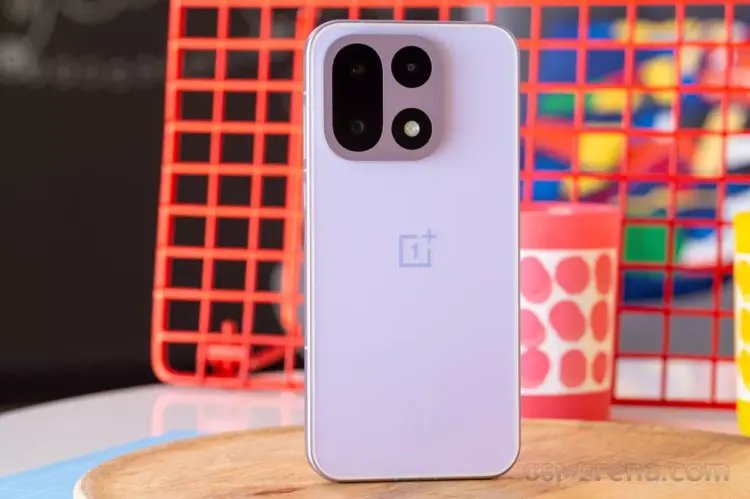 OnePlus 16 dikabarkan akan mengusung sensor kamera utama hingga 200MP untuk kualitas fotografi kelas profesional.