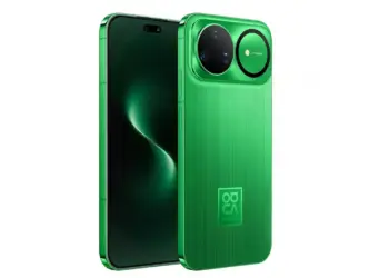 Tampilan sisi depan dan belakang smartphone Huawei Nova 16 Series varian warna hijau metalik yang mengkilap dengan tekstur garis vertikal halus.