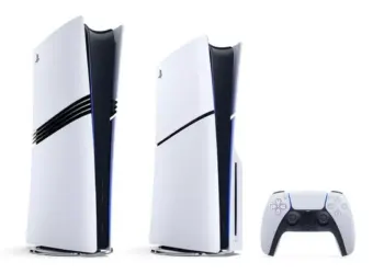 Dua varian konsol PS5 Pro yaitu versi standar dengan dics drive dan versi digital tanpa disc drive bersama stik DualSense.