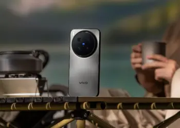 Tampilan elegan Vivo X300 Pro yang membawa modul kamera mutakhir, siap jadi andalan baru para pencinta fancam di tahun 2026.